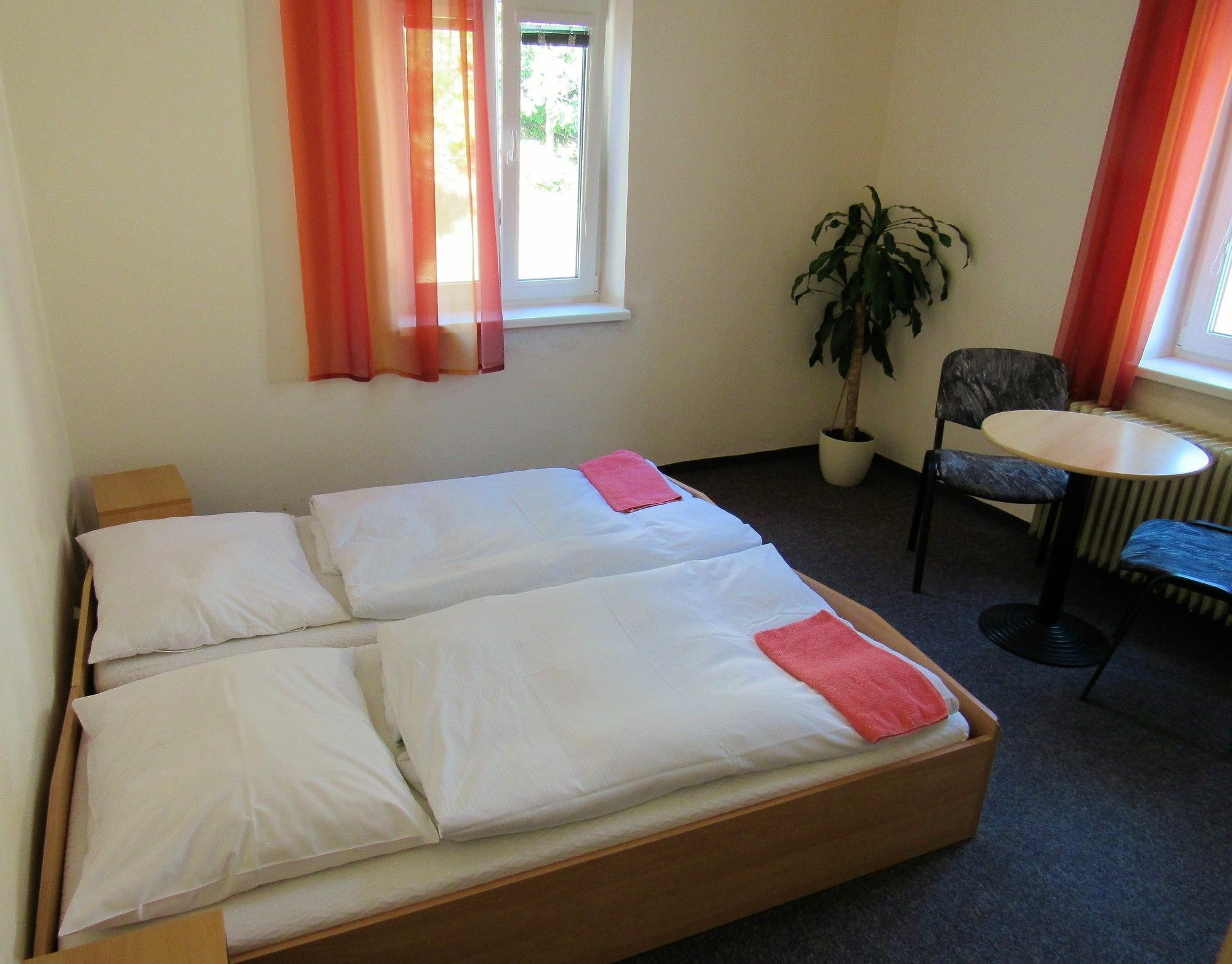 Milano Hostel Mariánské Lázně Εξωτερικό φωτογραφία