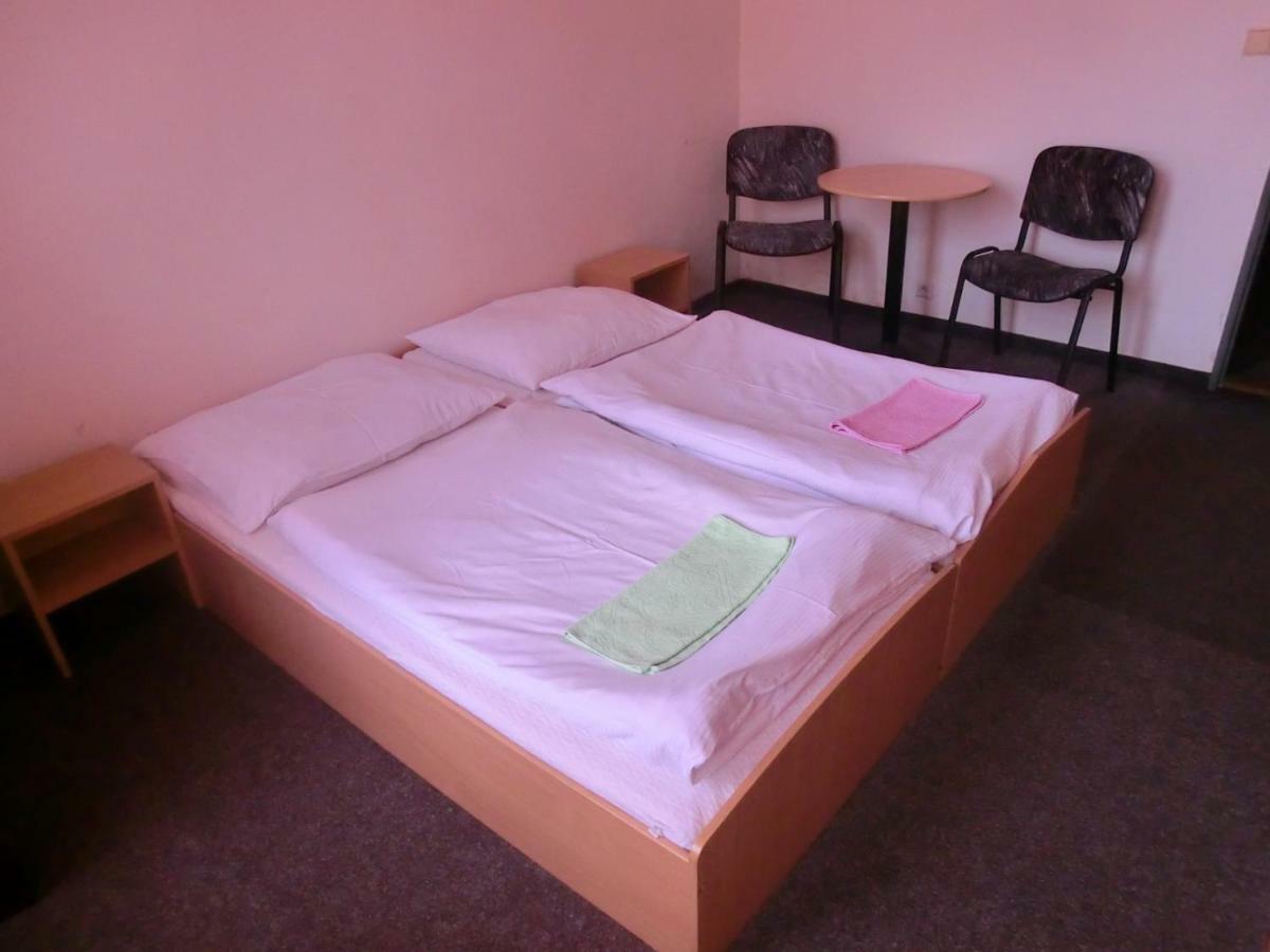 Milano Hostel Mariánské Lázně Εξωτερικό φωτογραφία