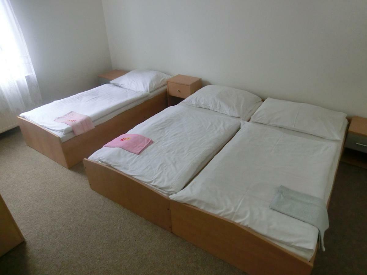 Milano Hostel Mariánské Lázně Εξωτερικό φωτογραφία